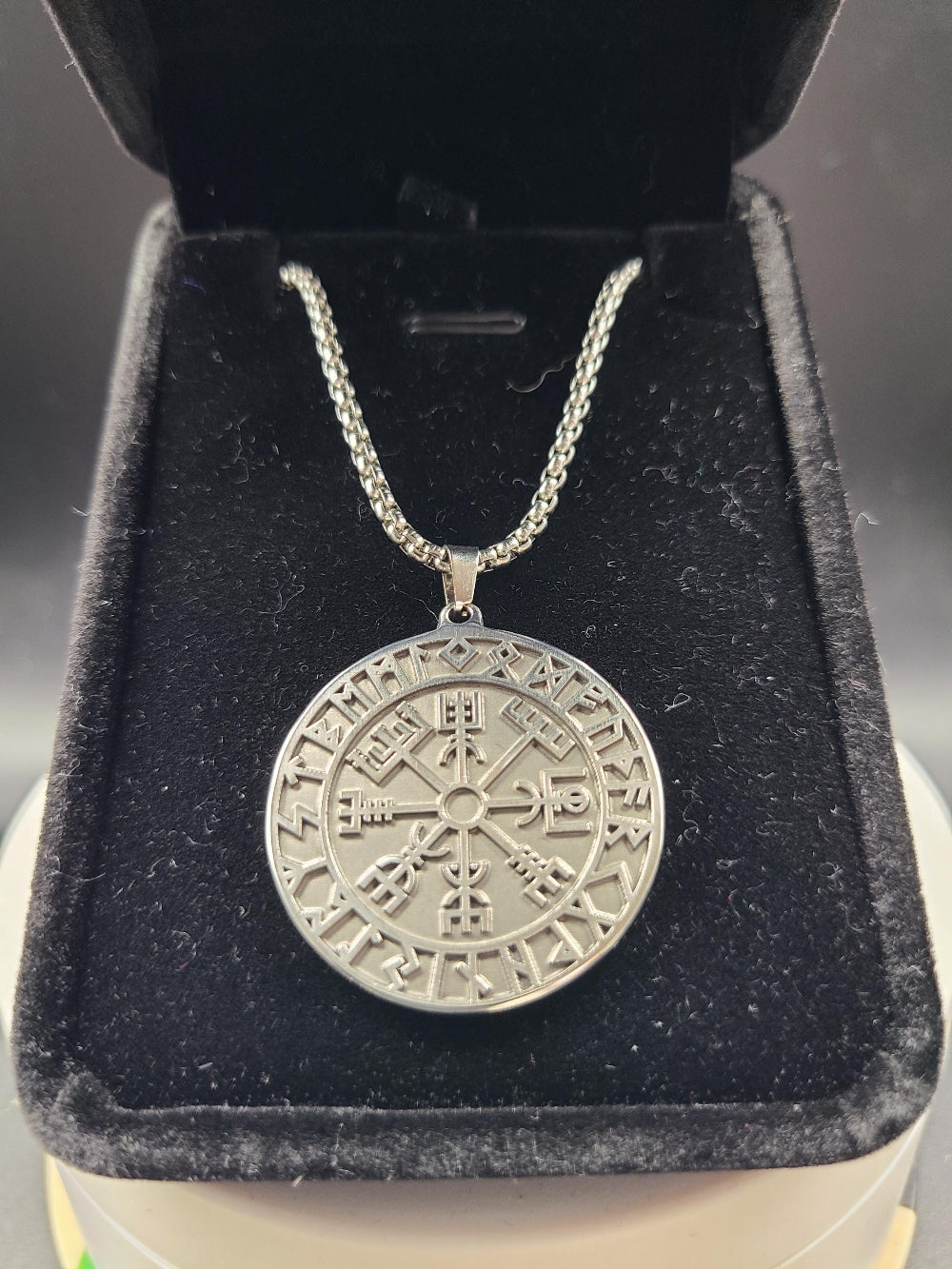 Vegvisir Pendant: Icelandic Magical Stave