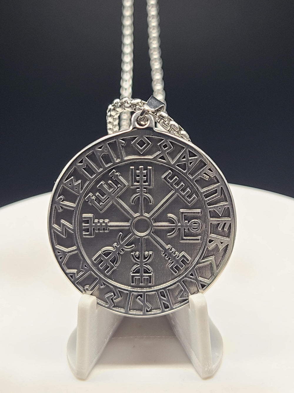 Vegvisir Pendant: Icelandic Magical Stave